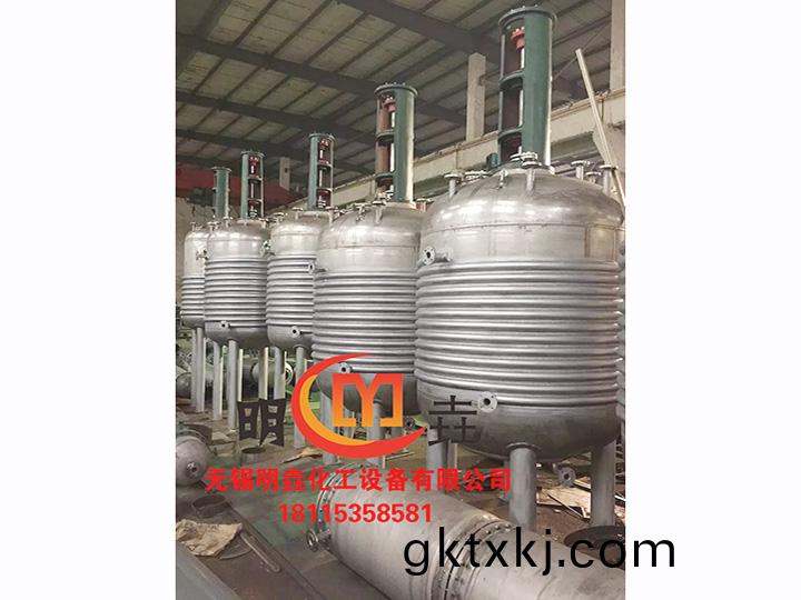 外(wai)盤筦(guan)不鏽(xiu)鋼(gang)攪(jiao)拌(ban)釜(fu)